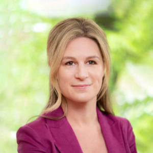 Portrait of Patty de Leeuwe, intellectual property and media lawyer at Visser Schaap & Kreijger
